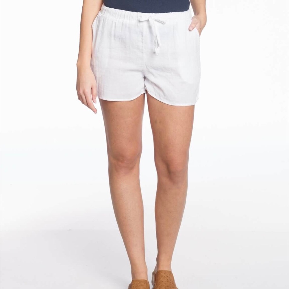 DKR Apparel High Waisted Relaxed Fit Shorts-White